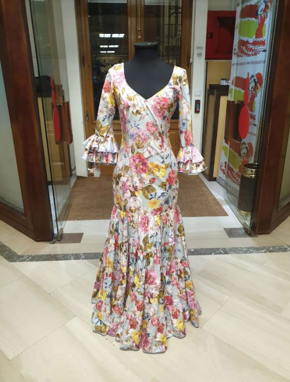 Cheap Flamenca Dress Outlet. Mod. Fresia Flores. Size 40